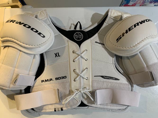 Like-New Sher-Wood 5030 HOF Shoulder Pads