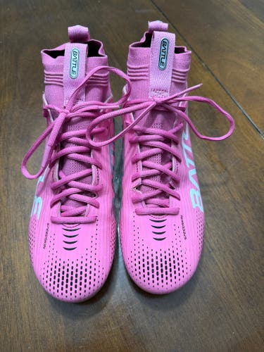 Men's Size M 9.5 (W 10.5) Battle Mid Top Molded Cleats (Used)