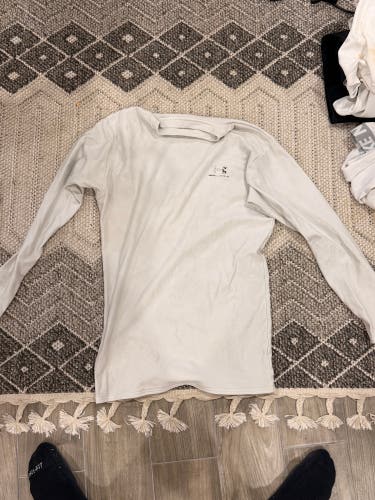 White Medium Men's Under Armour Shirt (Used)