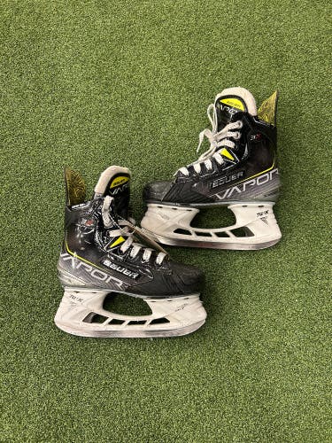 Junior Bauer Vapor 3X Hockey Skates | Size 1.5