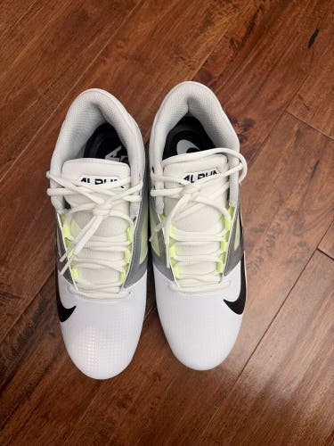 Men's Size M 10.5 (W 11.5) Nike ALPHA (New)