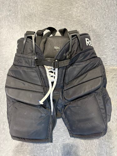 Black Junior Large Reebok 18k Hockey Goalie Pants (Used)