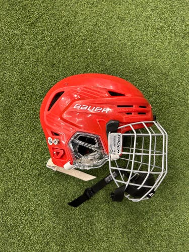 Small Bauer Re-Akt 85 Helmet