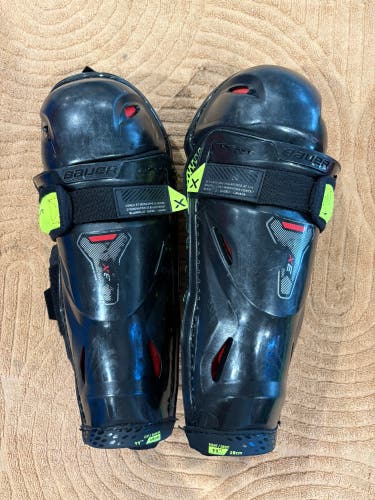 Junior Bauer Vapor 3X Shin Pads 11" (Used)
