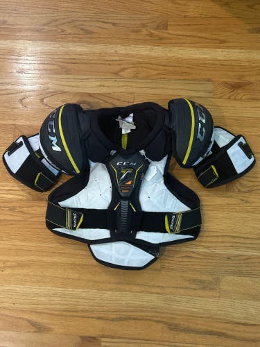 Men's Medium Senior CCM SuperTacks Shoulder Pads (Used)
