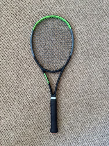 Adult Wilson Blade Tennis Racquet