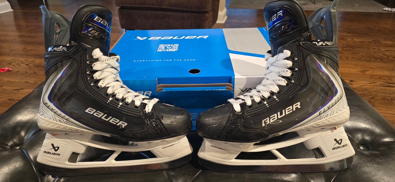 Black/White Bauer Vapor Flylite Hockey Skates Regular Width 6 (Used)