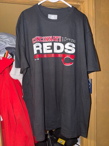Majestic MLB Genuine Merchandise Cincinnati Reds Baseball T Shirt Men’s Size XXL Brand New With Tag