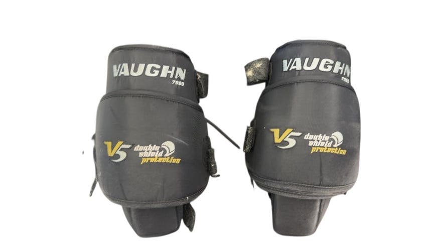 Vaughn V5 7990 Double Shield Goalie Knee Guards Used Black-Senior
