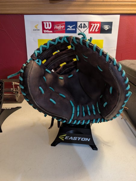RH Easton Catcher's PFP2 Softball Glove 34" (Used)