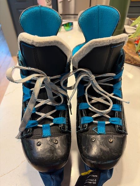 2016 Bauer Prodigy Hockey Skates Size 1 (Used)