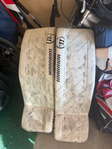 34" Warrior Ritual G4 Goalie Leg Pads (Used)