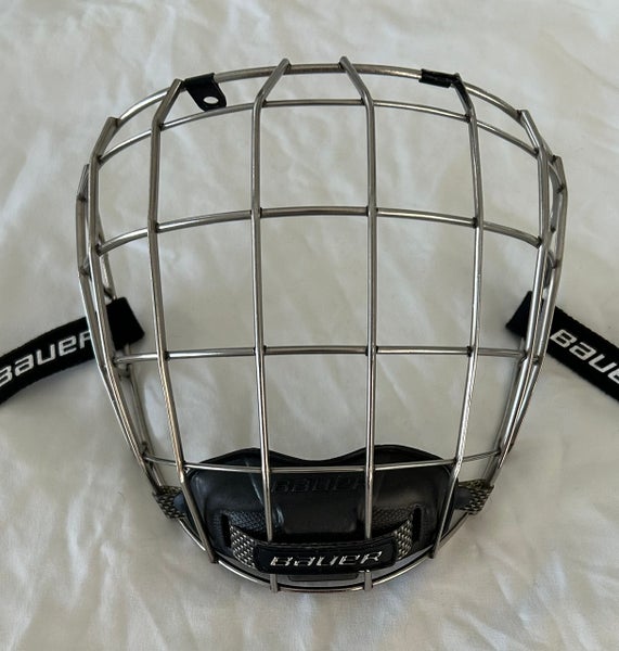 Medium Bauer Facemask Full Cage (Used)