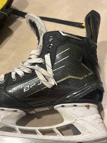 2024 Bauer Supreme M40 Hockey Skates Extra Wide Width 7 (Used)