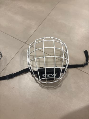 White Medium CCM FM580 (Used)