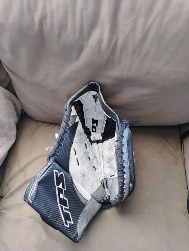 Louisville Goalie Glove Regular (Used)