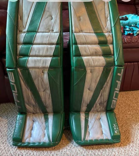 34" True Catalyst PX3 Goalie Leg Pads (Used)