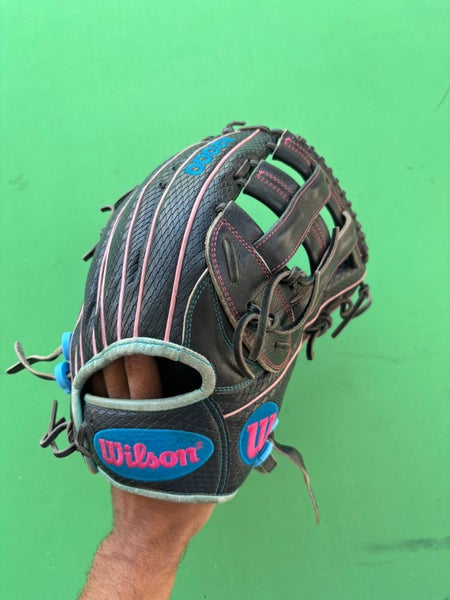 Black Wilson A2000 1799 RH Outfield Baseball Glove 12.75"
