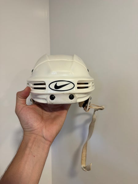 Medium Nike Bauer 4500 Helmet (Used)