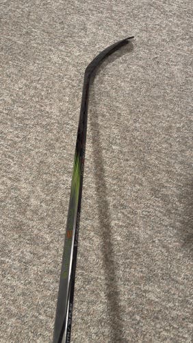 Senior Bauer Vapor Hyperlite Left Hand Hockey Stick P90TM 70 Flex (Used)