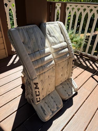 34" 2013 CCM Extreme Flex Pro Goalie Leg Pads Pro Stock (Used)