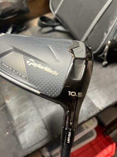 Men's 2025 TaylorMade Qi35 Max Lite Right Handed Driver Regular Flex 10.5 Loft (Used)