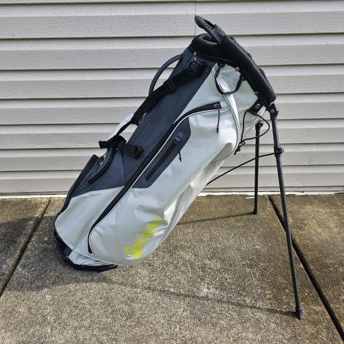 2025 Srixon Ultra Light Golf Stand Bag Gray Charcoal 6 Way Divider Excellent