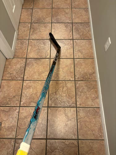 Senior CCM Jetspeed ft9 pro Left Hand Hockey Stick P28 75 Flex (Used)