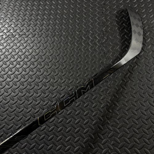 *NEW* - SR CCM XF Ghost Right Handed Hockey Stick P28 75 Flex (New) - Blackout Limited