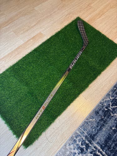 Intermediate Bauer Vapor Hyperlite 2 Left Hand Hockey Stick P88 65 Flex (Used)