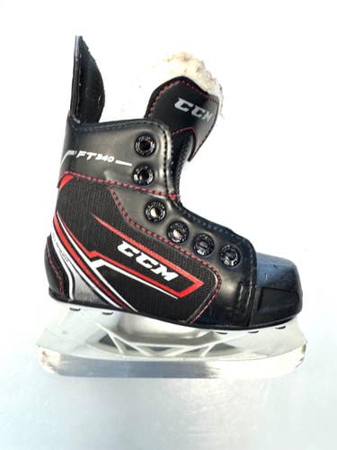 Used CCM FT340 Youth Hockey Skate Youth 06.0 11860-S000312022