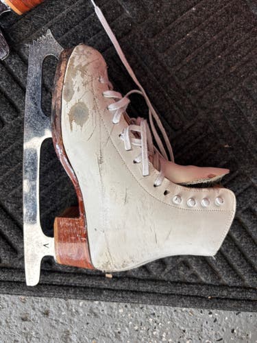 Riedell Figure Skates w/ MK Sheffield Blades - Size 6.5