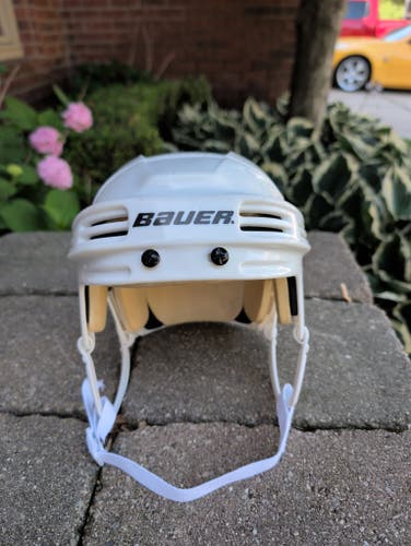 Medium Bauer 4000 Helmet (Used)