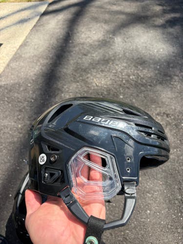 Small Bauer Re-Akt 75 Helmet (Used)