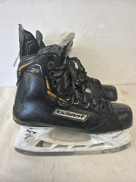 Black Bauer Supreme 2S Hockey Skates Regular Width Size 3.5 (Used)