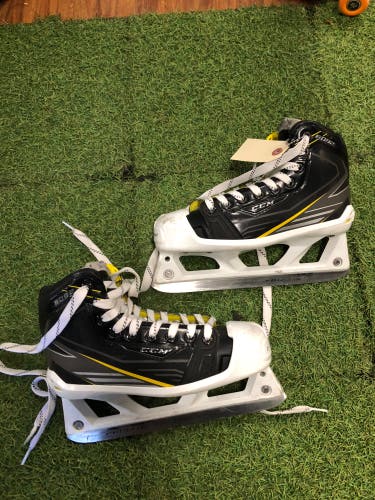 Junior CCM Tacks 6092 Hockey Goalie Skates Regular Width Size 3.5 (Used)