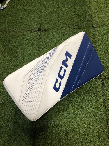 Junior CCM EFlex 6.5 Goalie Blocker Regular (New)