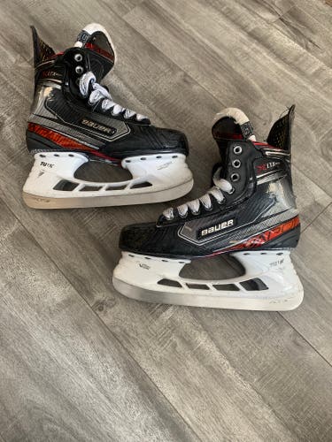 Bauer Vapor XLTX Pro Hockey Skates Regular Width Size 5 (Used)