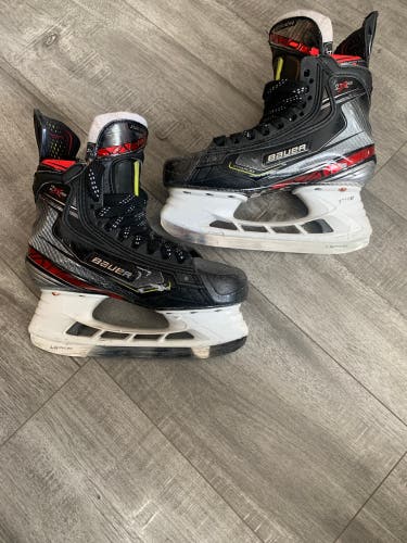 Bauer Vapor 2X Pro Hockey Skates Regular Width Size 4 (Used)