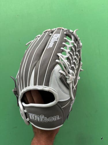 Wilson A1000 RH Outfield Softball Glove 12.5"