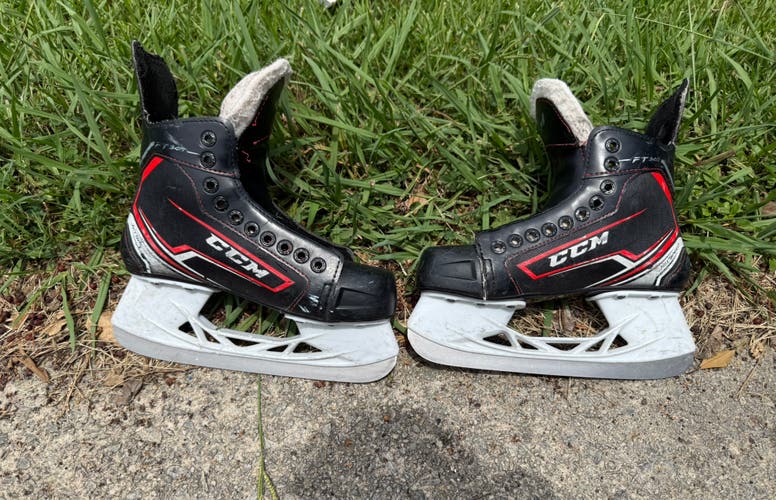 Black 2017 CCM JetSpeed FT340 Hockey Skates Size 4 (Used)