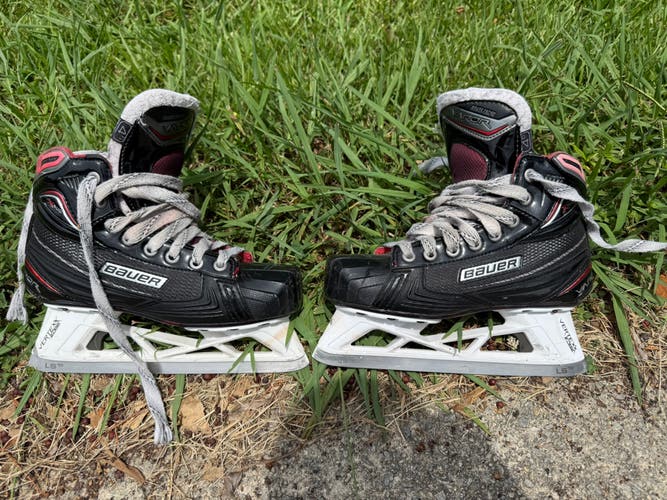 Bauer X900 Hockey Goalie Skates Size 4 (Used)