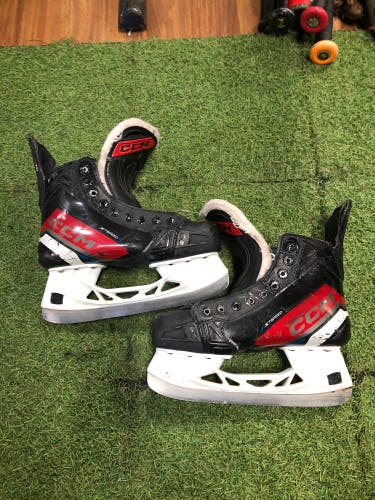 Intermediate CCM JetSpeed FT670 Hockey Skates Size 5.5 | CCM Regular Fit (Used)