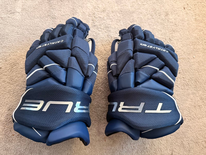 True Catalyst 9x3 Gloves 15"