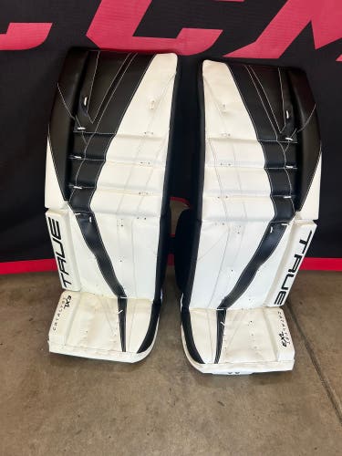 34" 2025 True Catalyst 7X3 Goalie Leg Pads (New)