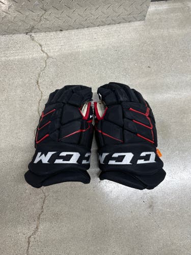 NHL CHICAGO BLACKHAWKS CCM Pro Model Gloves 14" Pro Stock (Used)