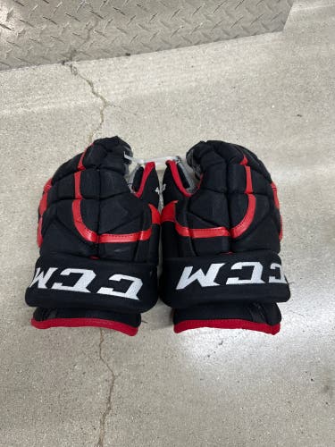 NHL CHICAGO BLACKHAWKS CCM Pro Model Gloves 14" Pro Stock (Used)
