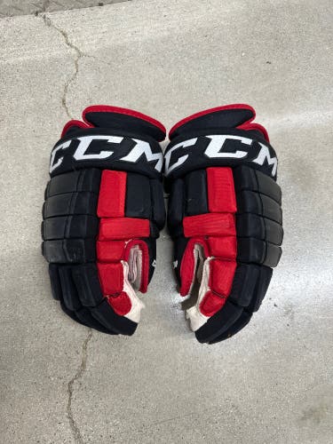 NHL CHICAGO BLACKHAWKS CCM Pro Model Gloves 15" Pro Stock (Used)