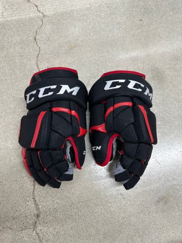 NHL CHICAGO BLACKHAWKS CCM Pro Model Gloves 14" Pro Stock (Used)