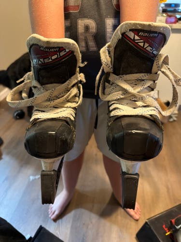 2019 Bauer Vapor X2.9 Hockey Goalie Skates Size 4.5 (Used)